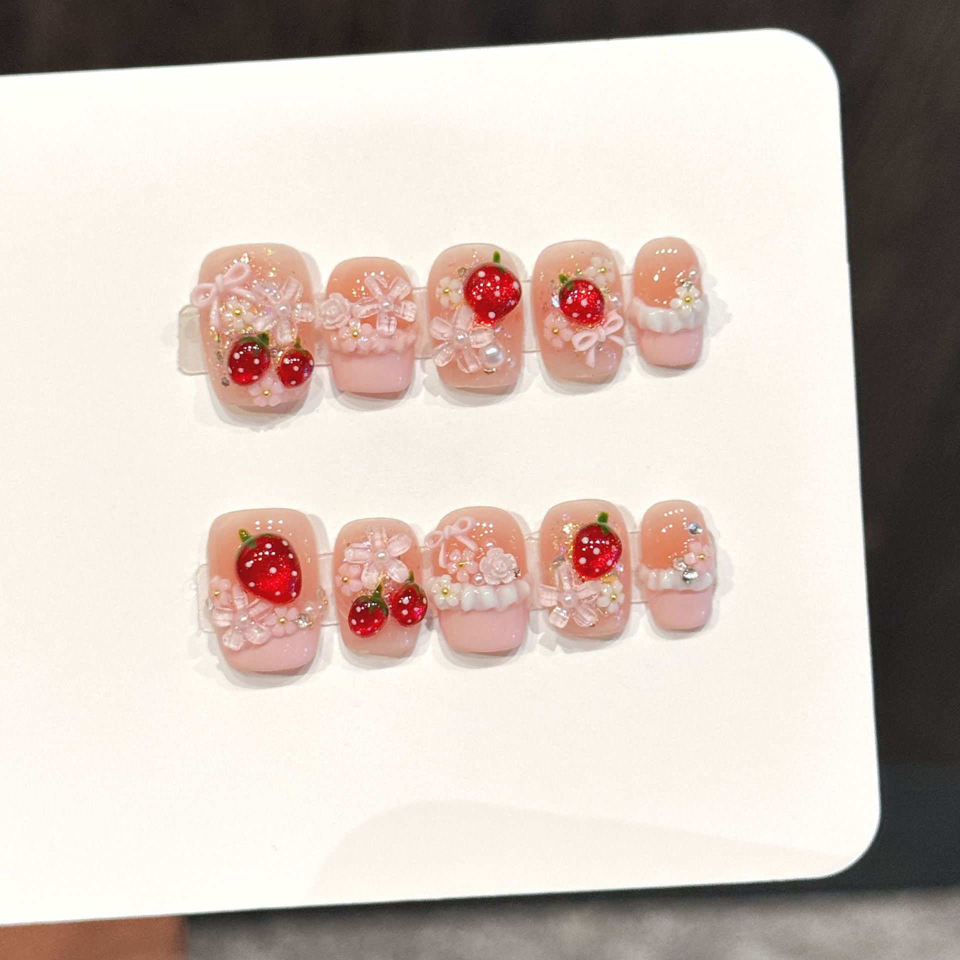 Resin Art Flower - 10 Adet Sevimli Kırmızı Çilek Takma